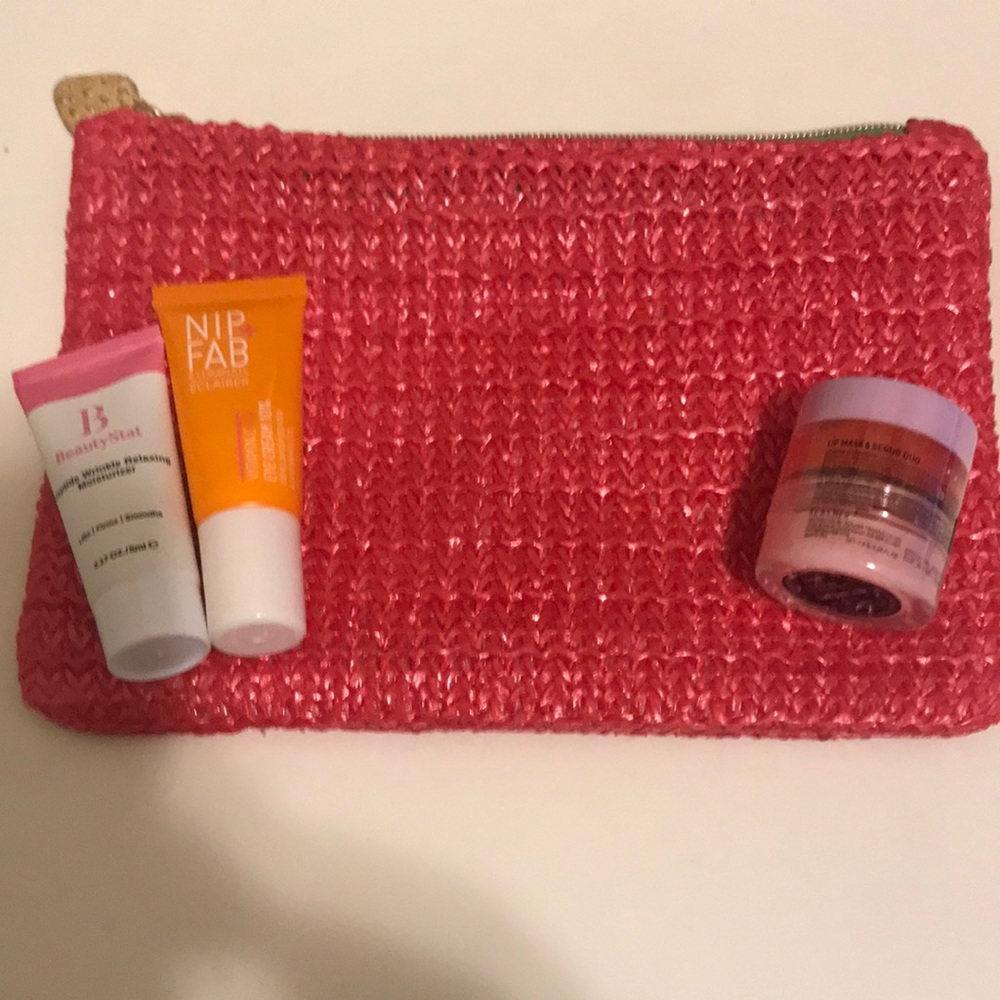 Ipsy Strawberry Woven Cosmetic Pouch With Beauty Items